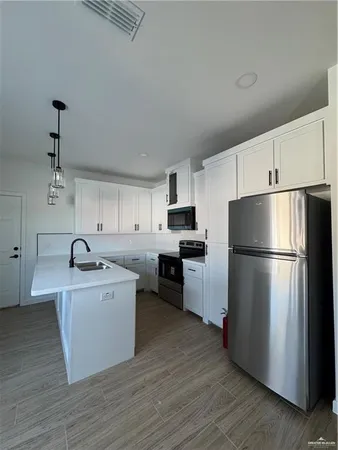 $1,300 | 1205 South Waterfall Avenue, Unit 4, Edinburg, TX 78539