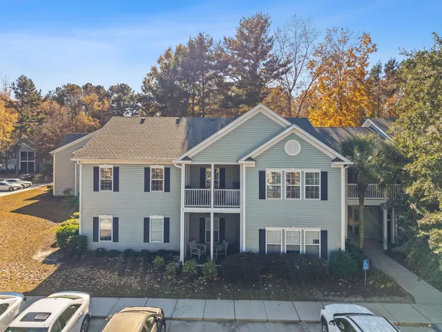 $300,000 | 805 East Marymont Lane, Charleston, SC 29414