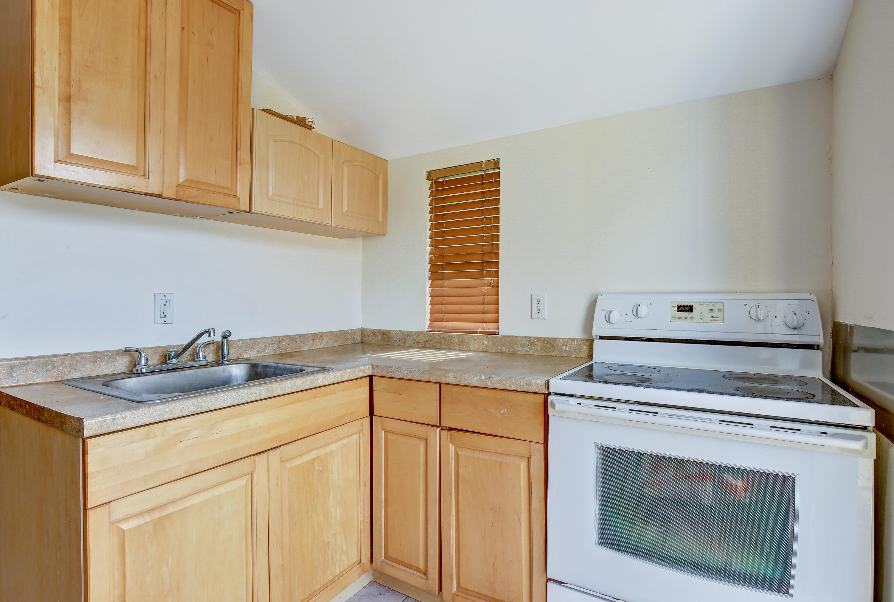 2285 D Road Loxahatchee Groves, FL 33470 - Photo 17 of 32 Cottage