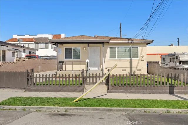 $925,000 | 524 West 2nd Street, San Pedro, CA 90731