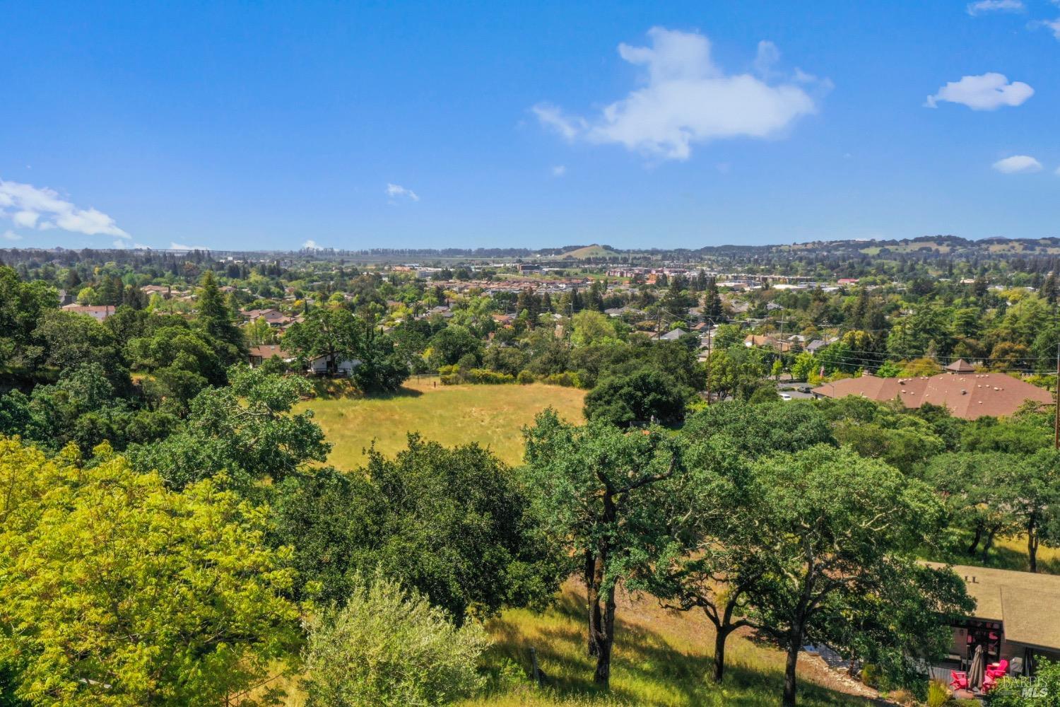 6 Pascale Court Napa, CA 94558 - Photo 6 of 30 180 degree views from this beautiful, residential lot. Just minutes to downtown Napa. Surrounded by multi-million dollar homes. Build you dream home!
