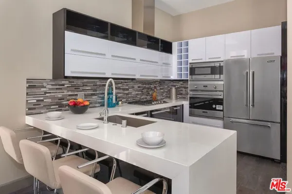 $6,395 | 1217 Horn Avenue, Unit 104, West Hollywood, CA 90069