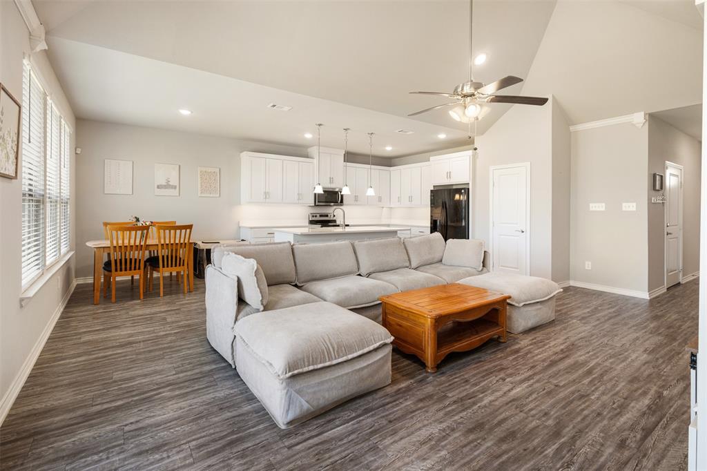 347 Preston Road Mabank, TX 75147 - Photo 9 of 31