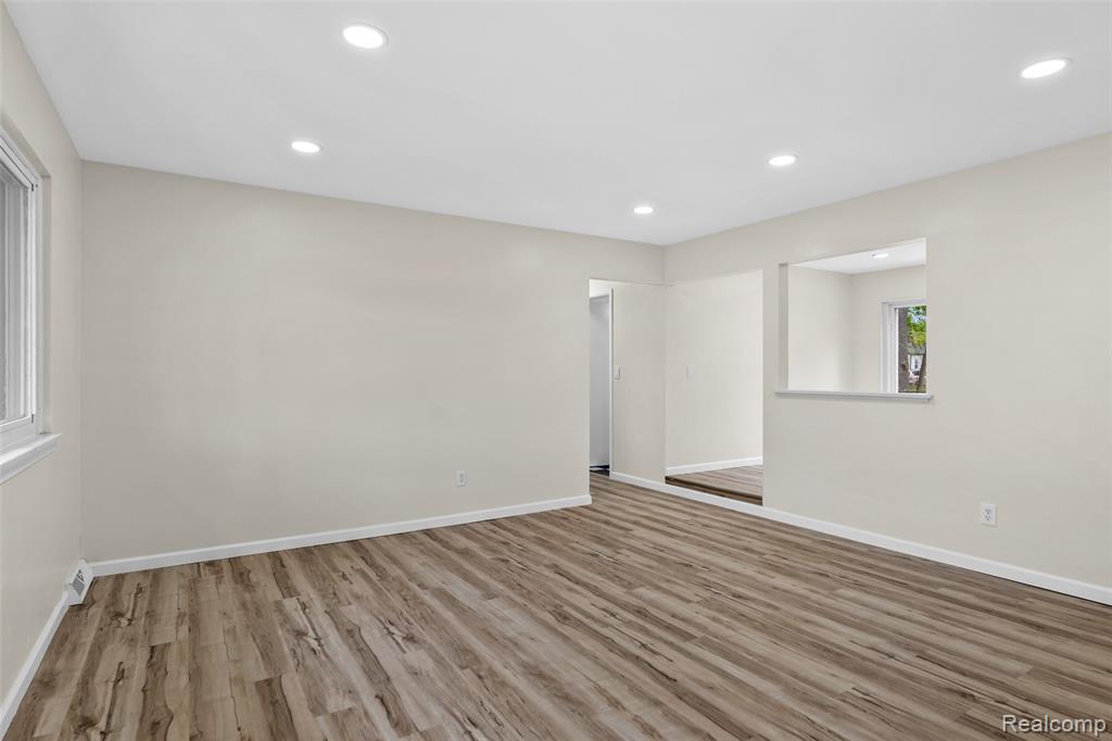 26027 Ross Street Inkster, MI 48141 - Photo 6 of 23