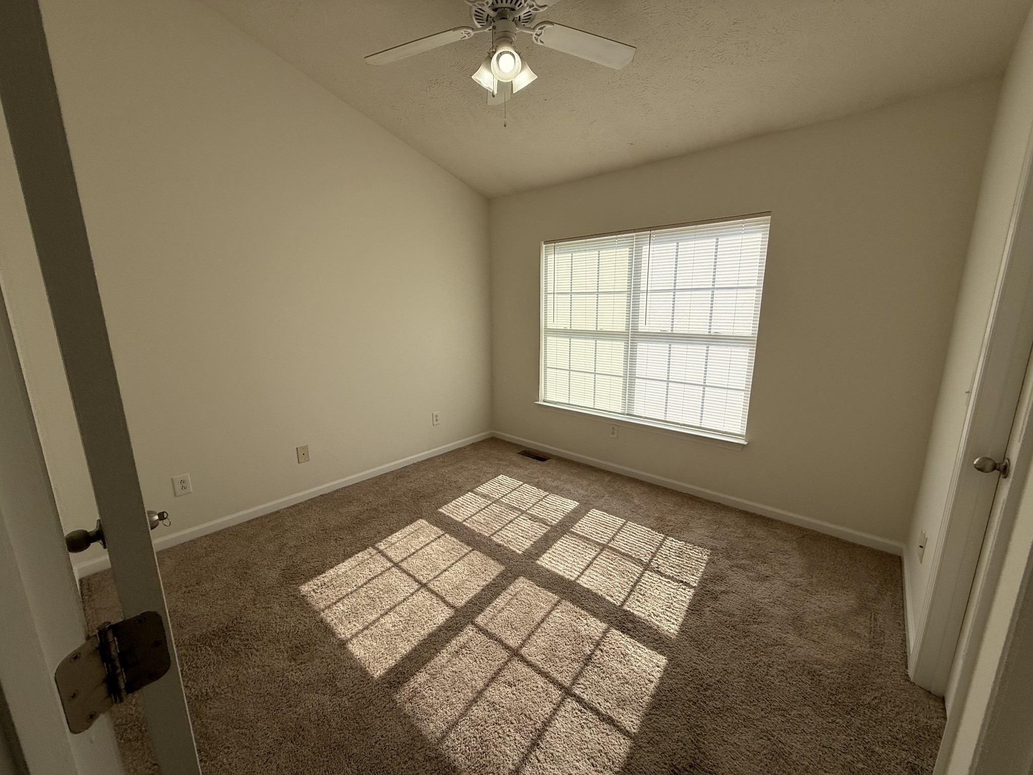 2961 South Rutherford Boulevard, Unit D8 Murfreesboro, TN 37130 - Photo 6 of 14
