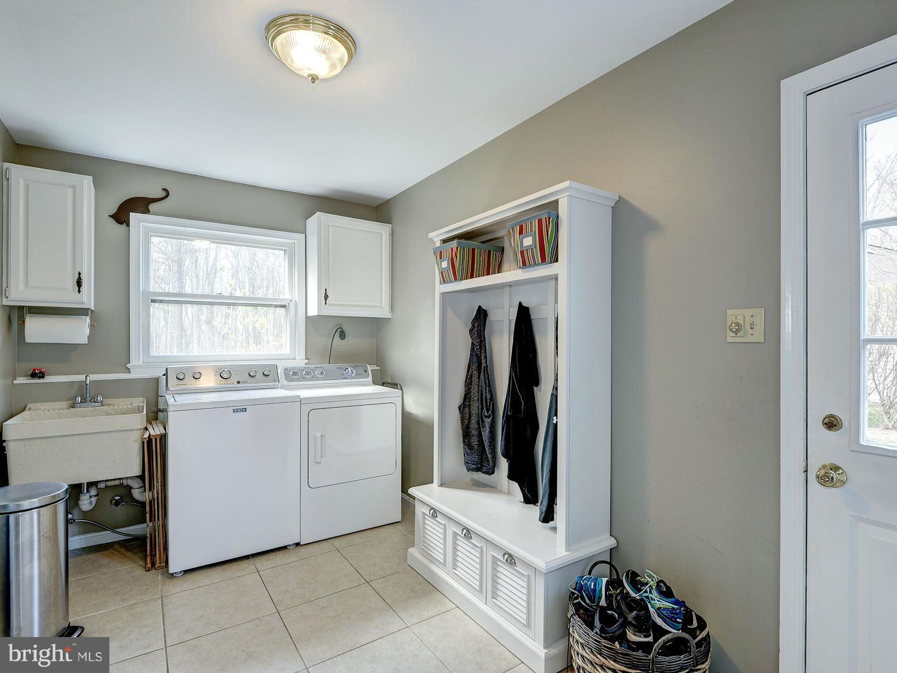 2018 Adams Hill Road Vienna, VA 22182 - Photo 12 of 30 Mud Room / Laundry
