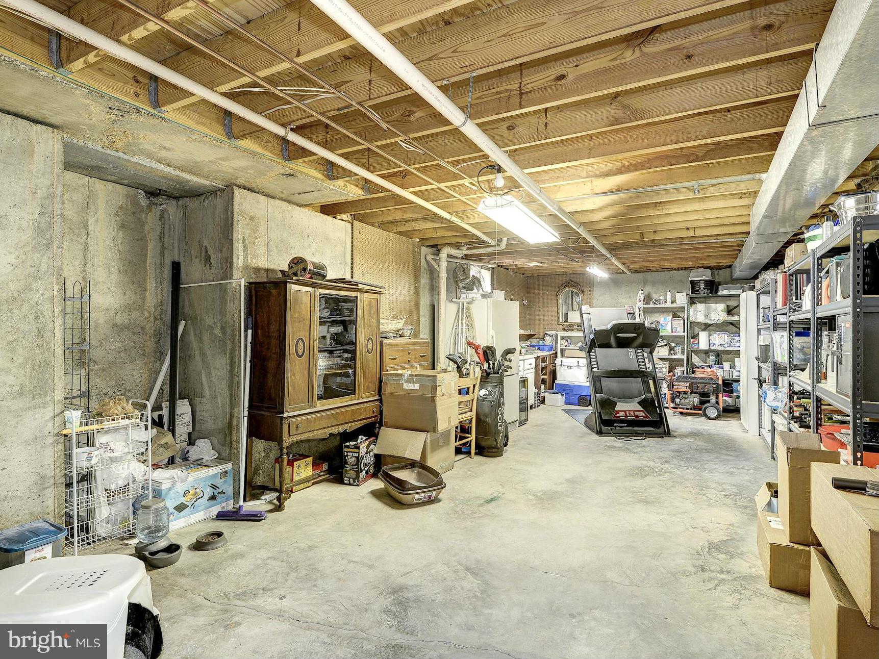 2018 Adams Hill Road Vienna, VA 22182 - Photo 26 of 30 Storage/ Work Area