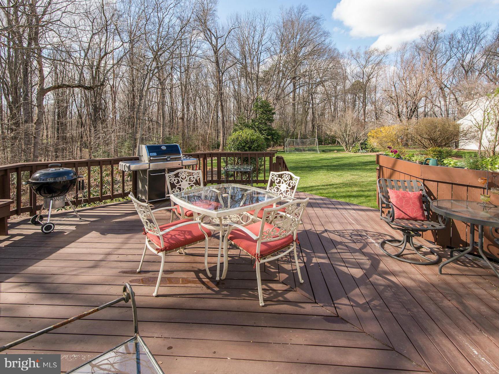 2018 Adams Hill Road Vienna, VA 22182 - Photo 27 of 30 Back Deck