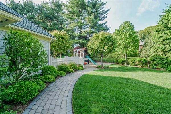 32 Clark Road Andover, MA 01810 - Photo 7 of 28