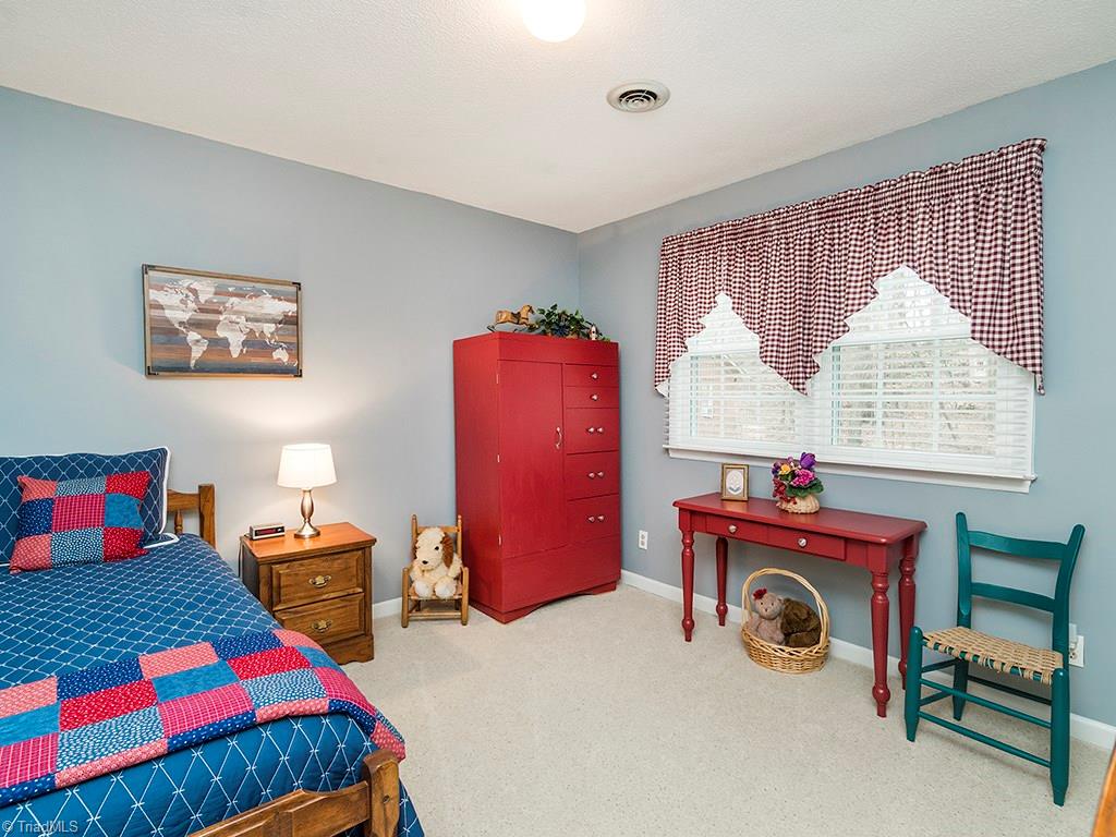 5305 Tower Road Greensboro, NC 27410 - Photo 7 of 28 Gallery Image 7