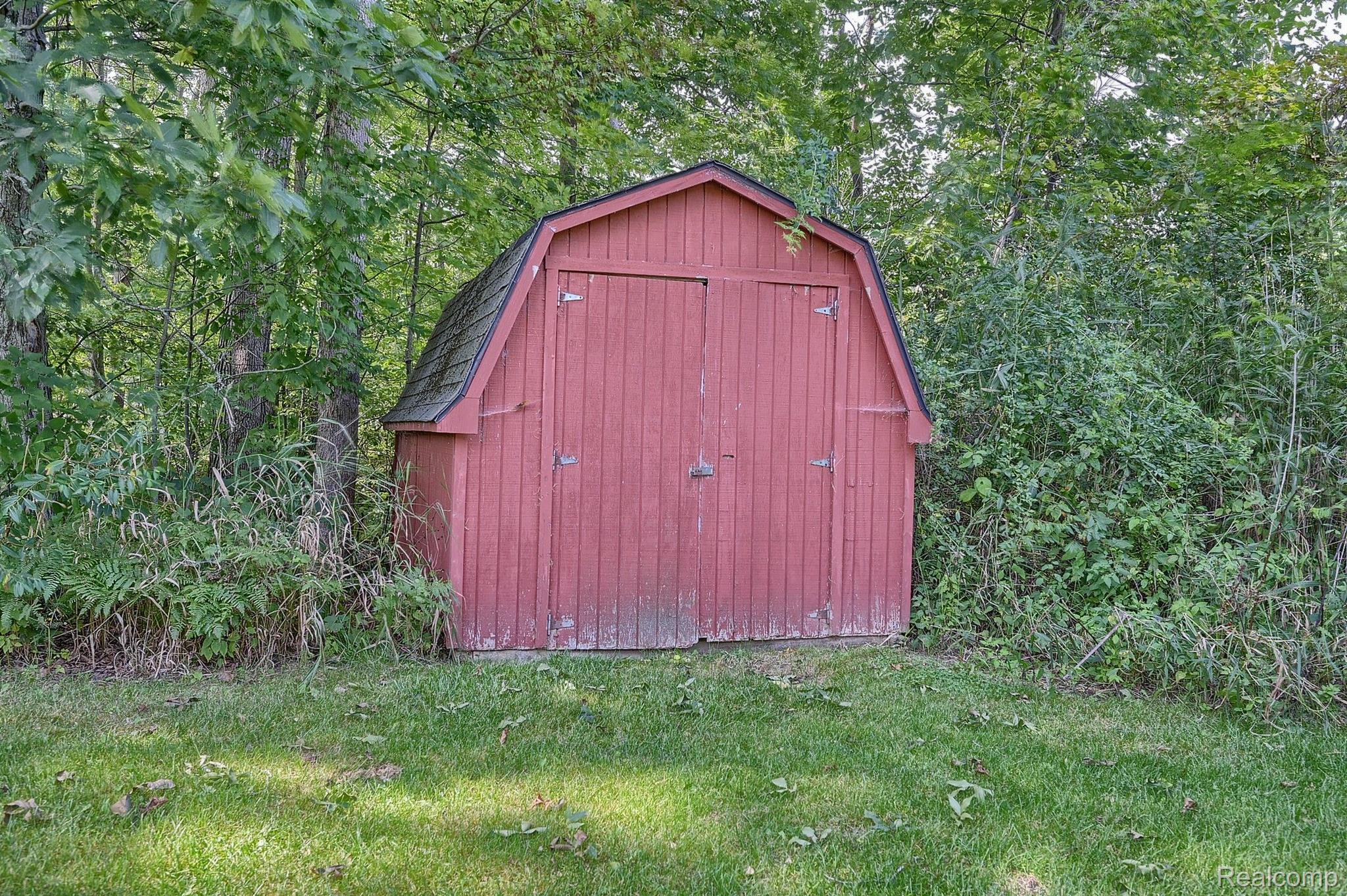 5150 Havens Road Leonard, MI 48367 - Photo 12 of 71 Gallery Image 12