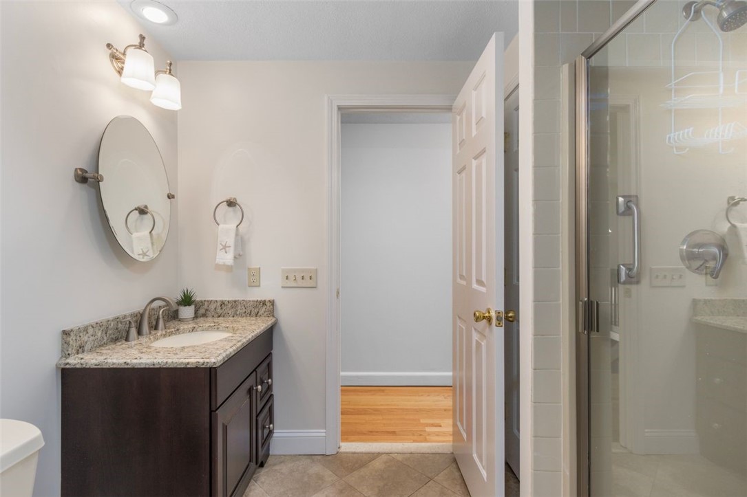 123 Hines Farm Road Cranston, RI 02921 - Photo 20 of 38