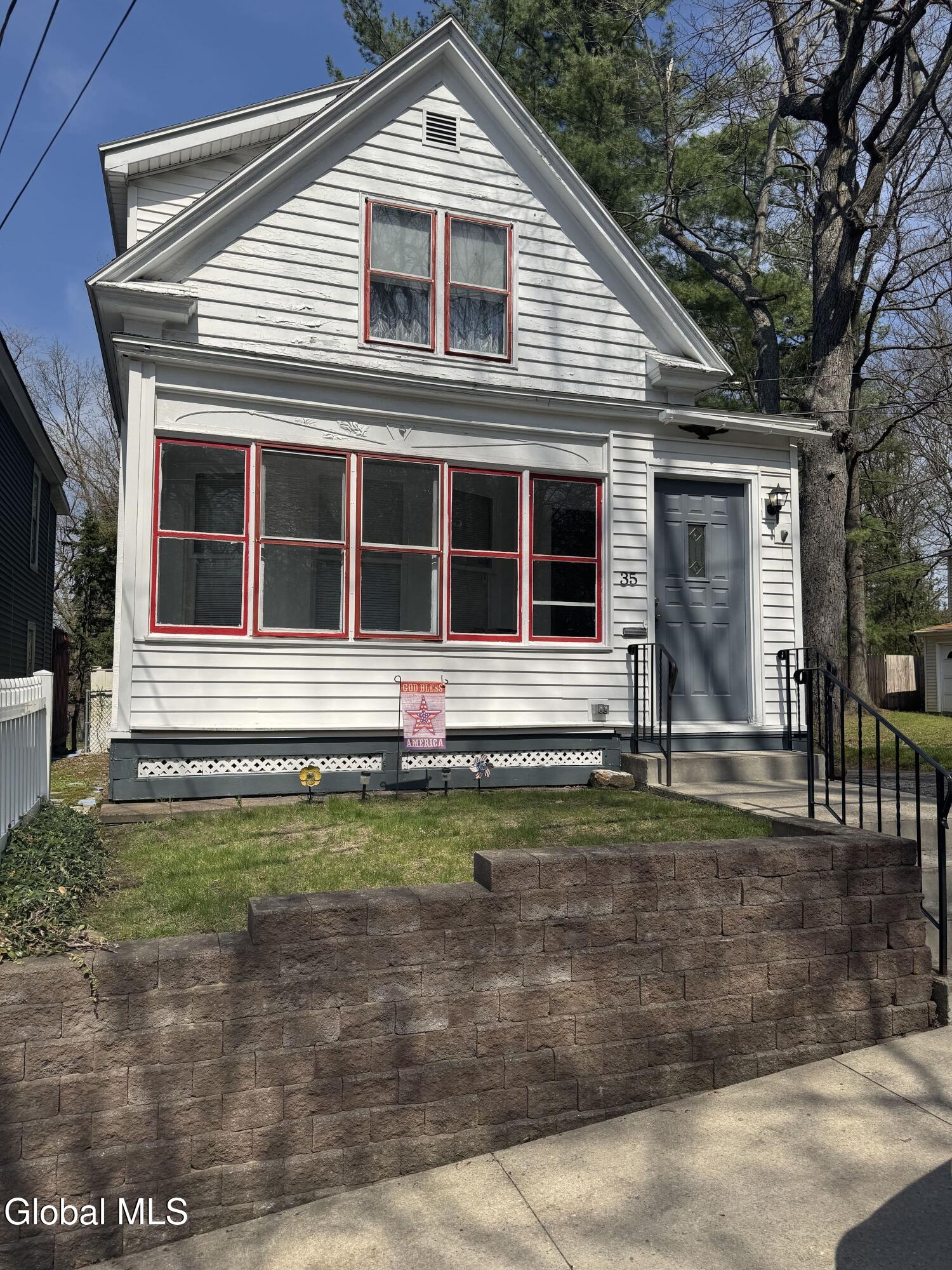 35 Cornell Street Schenectady, NY 12304 - Photo 1 of 18 1
