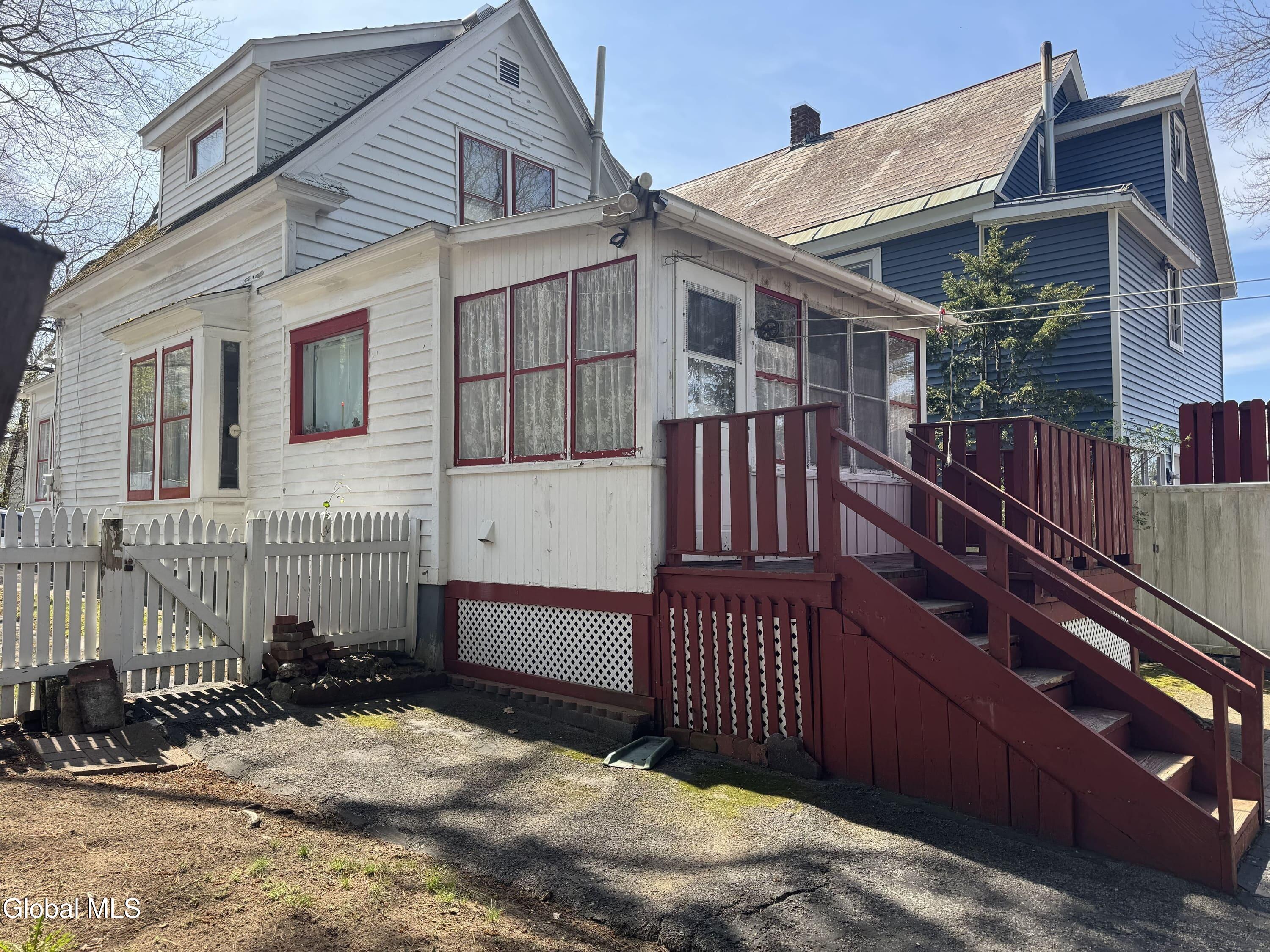 35 Cornell Street Schenectady, NY 12304 - Photo 3 of 18 3