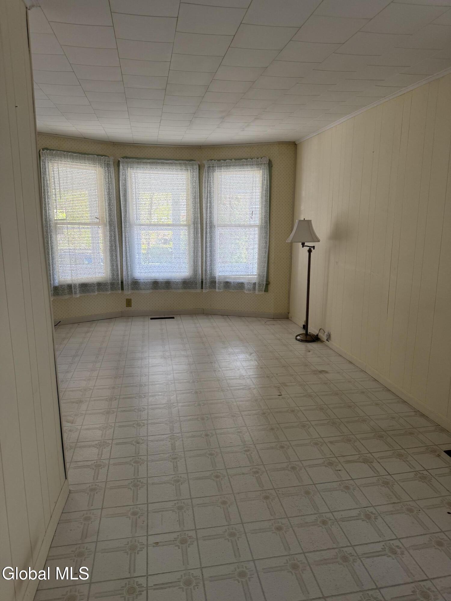 35 Cornell Street Schenectady, NY 12304 - Photo 9 of 18 9