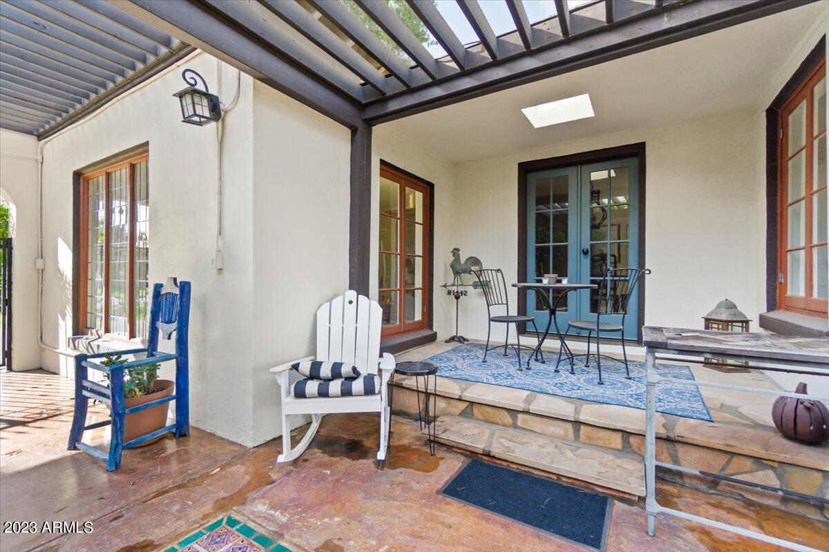 514 West Palm Lane Phoenix, AZ 85003 - Photo 26 of 36 Side Patio I