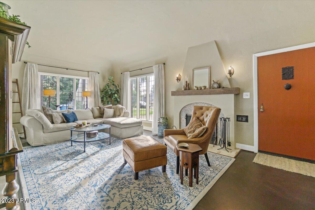 514 West Palm Lane Phoenix, AZ 85003 - Photo 8 of 36 Living Room