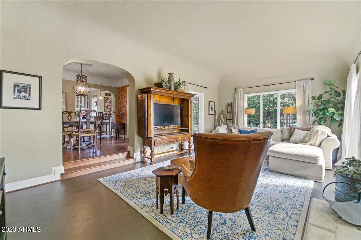 514 West Palm Lane Phoenix, AZ 85003 - Photo 9 of 36 Living Room II