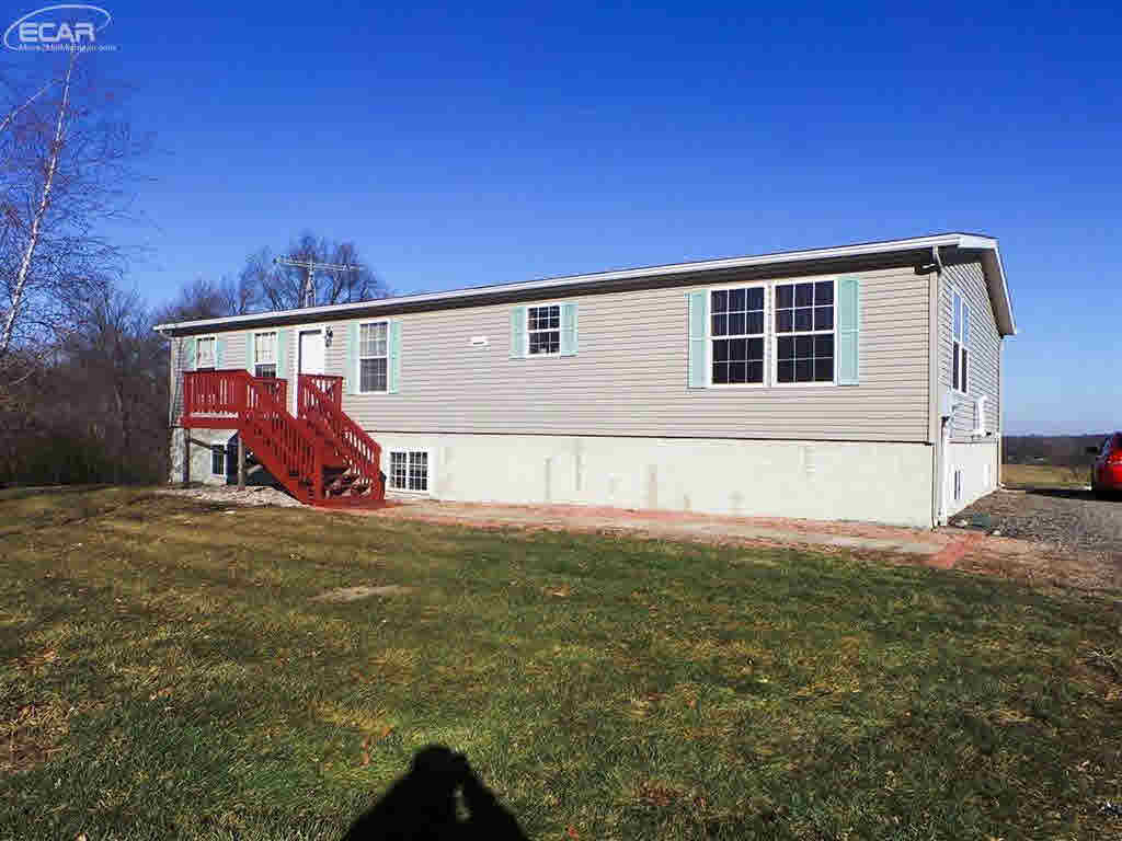 385 East Bennington Road Owosso, MI 48867 - Photo 2 of 16 21408827-1.JPG