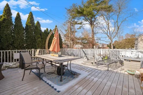 $959,000 | 62 Eileen Avenue, Plainview, NY 11803