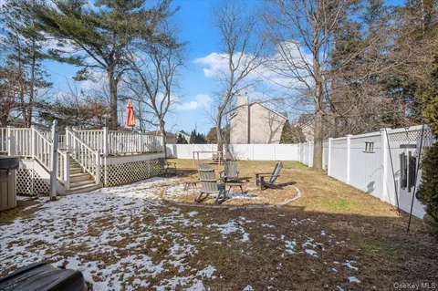 $959,000 | 62 Eileen Avenue, Plainview, NY 11803