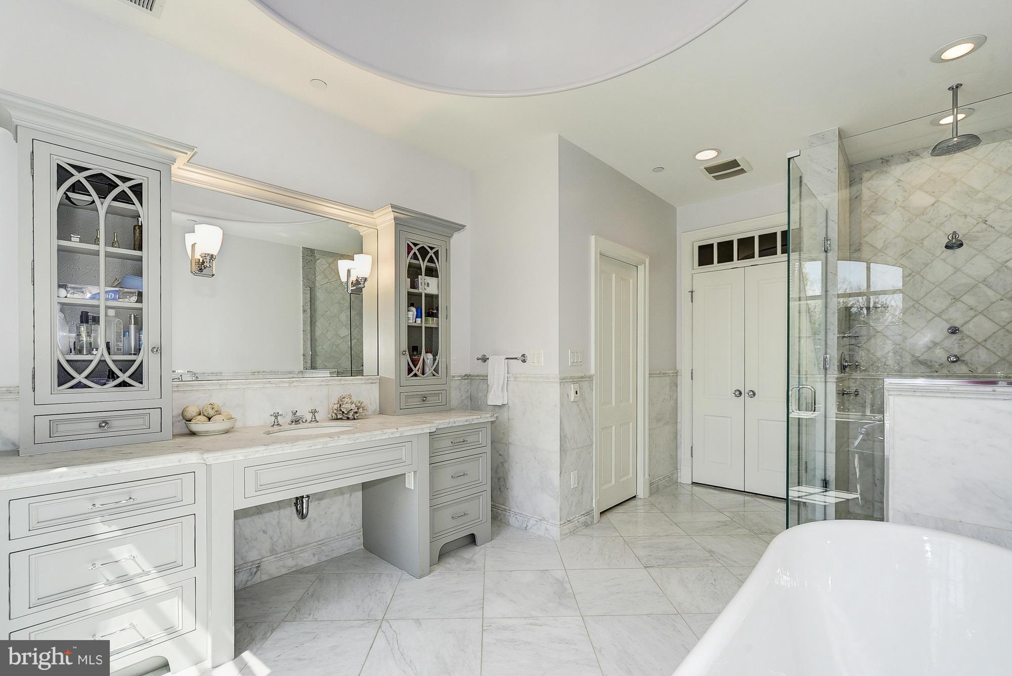 9101 Burning Tree Road Bethesda, MD 20817 - Photo 17 of 25 Bath (Master)