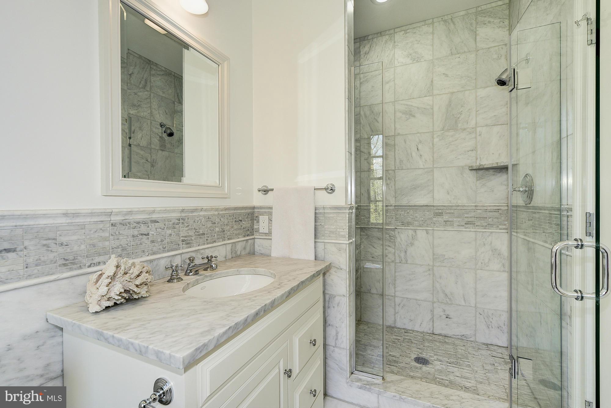 9101 Burning Tree Road Bethesda, MD 20817 - Photo 20 of 25 Bath