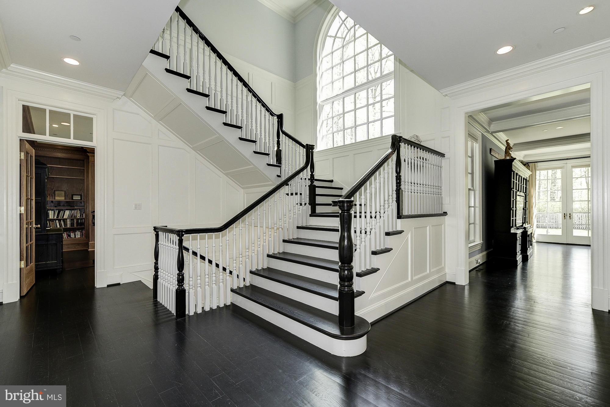 9101 Burning Tree Road Bethesda, MD 20817 - Photo 4 of 25 Interior (General)