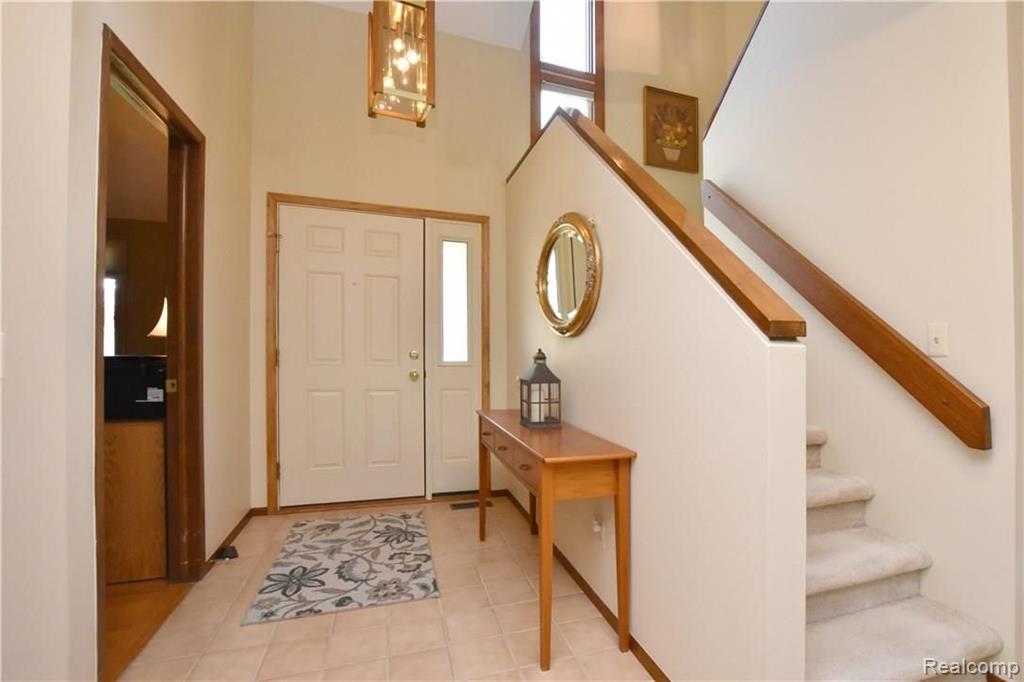 926 Ten Point Drive Rochester Hills, MI 48309 - Photo 3 of 29