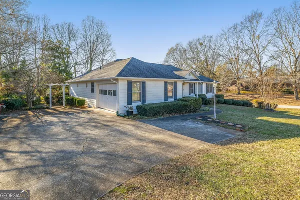 $489,000 | 605 Chenocetah Drive, Cornelia, GA 30531
