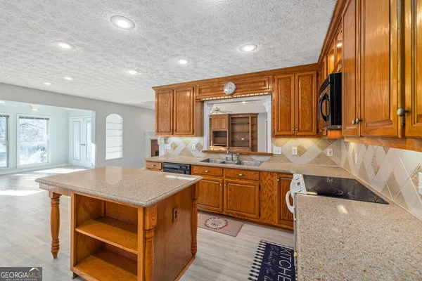 $489,000 | 605 Chenocetah Drive, Cornelia, GA 30531