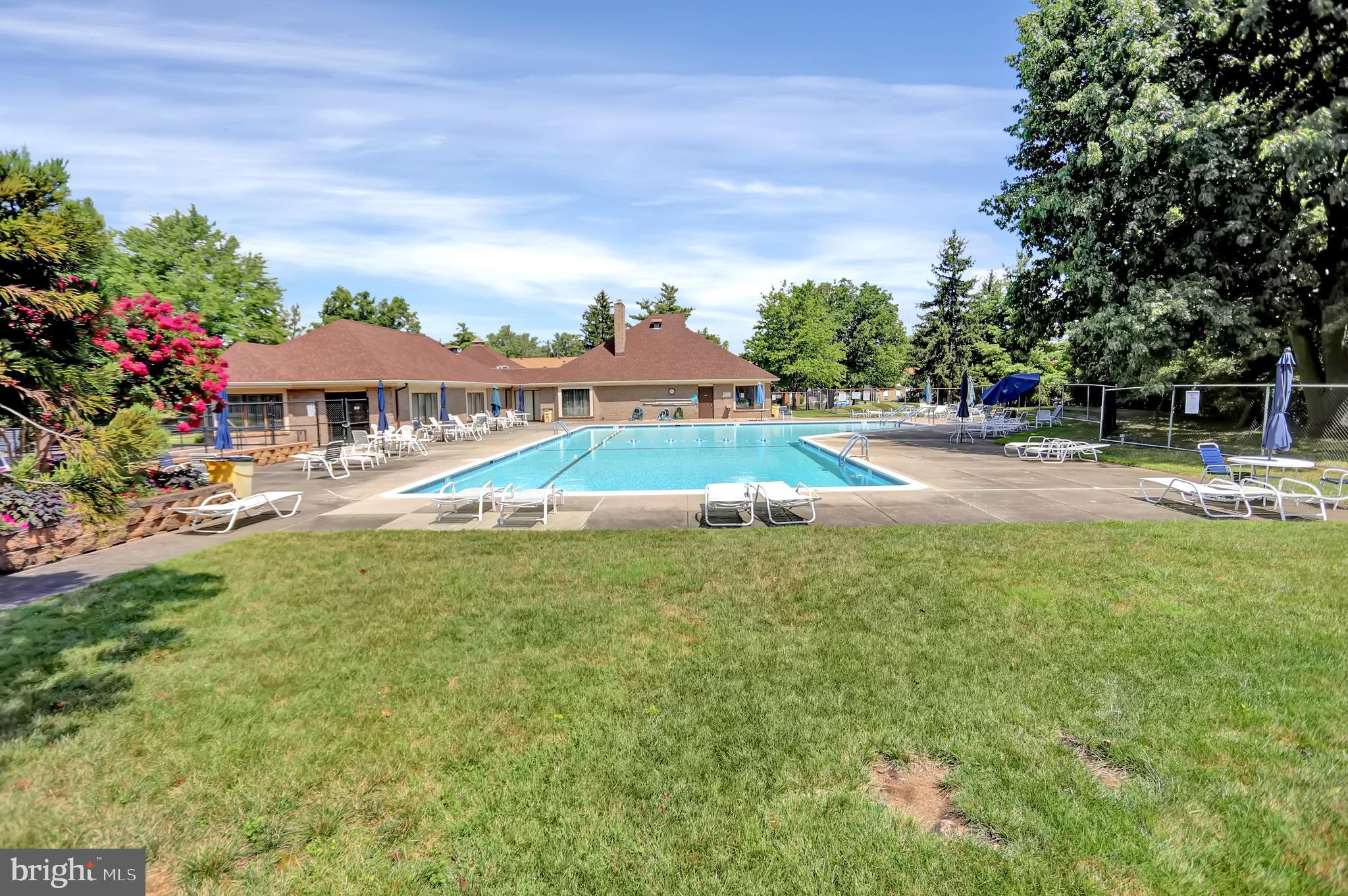 3021 Fallstaff Road, Unit 606B Baltimore, MD 21209 - Photo 29 of 35 Outdoor Swimming Pool