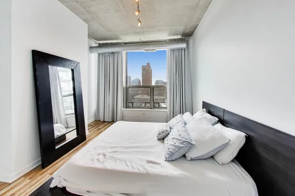 $439,000 | 125 East 13th Street, Unit 1012, Chicago, IL 60605