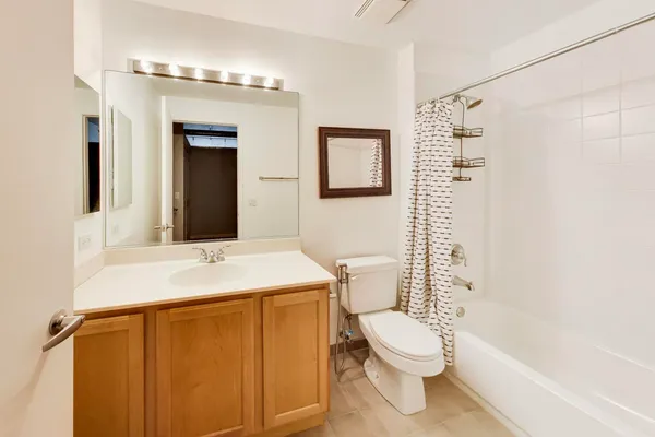 $439,000 | 125 East 13th Street, Unit 1012, Chicago, IL 60605