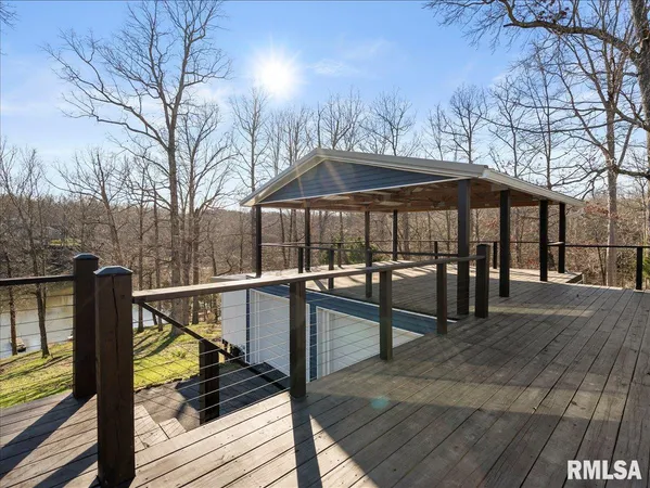 $299,000 | 1515 Lake Shore Drive South, Goreville, IL 62939