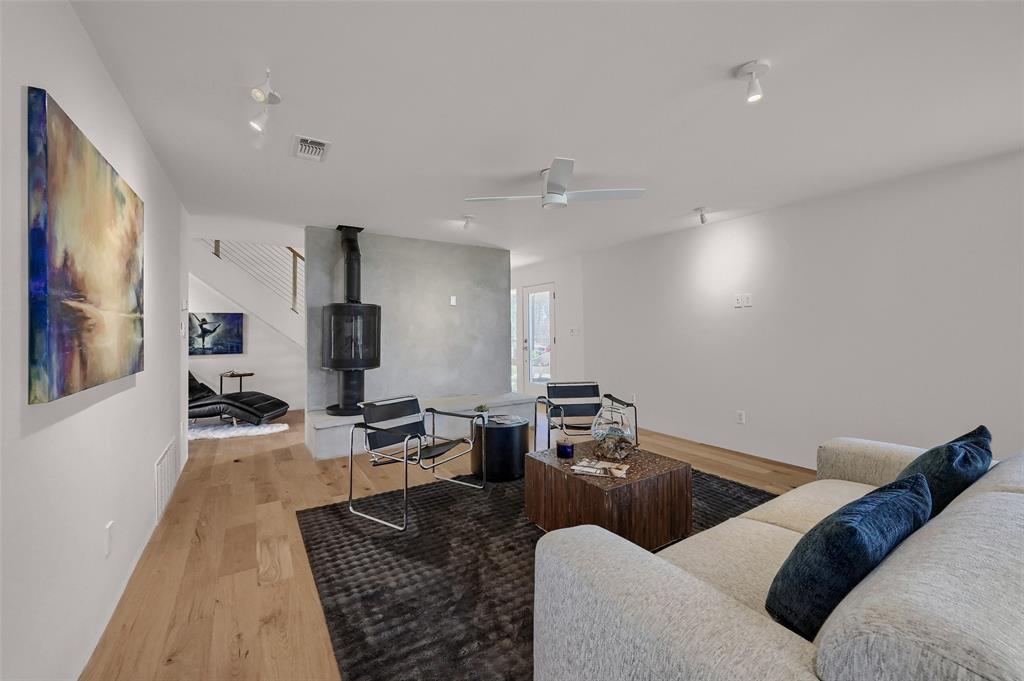 715 North Elm Street Sherman, TX 75090 - Photo 15 of 39 a living room with furniture