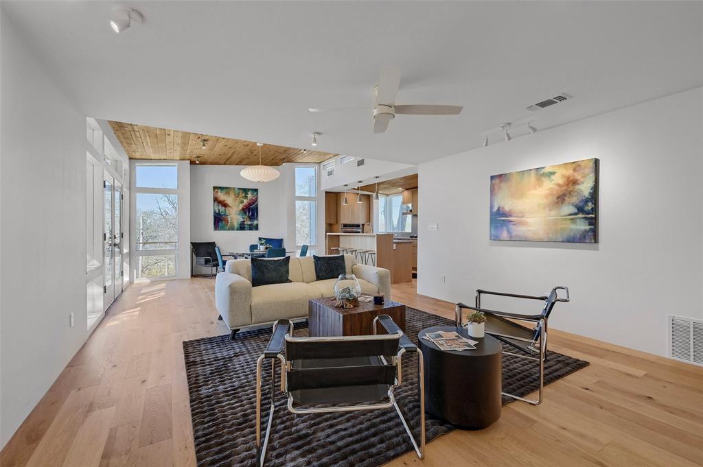 715 North Elm Street Sherman, TX 75090 - Photo 16 of 39 a living room with furniture