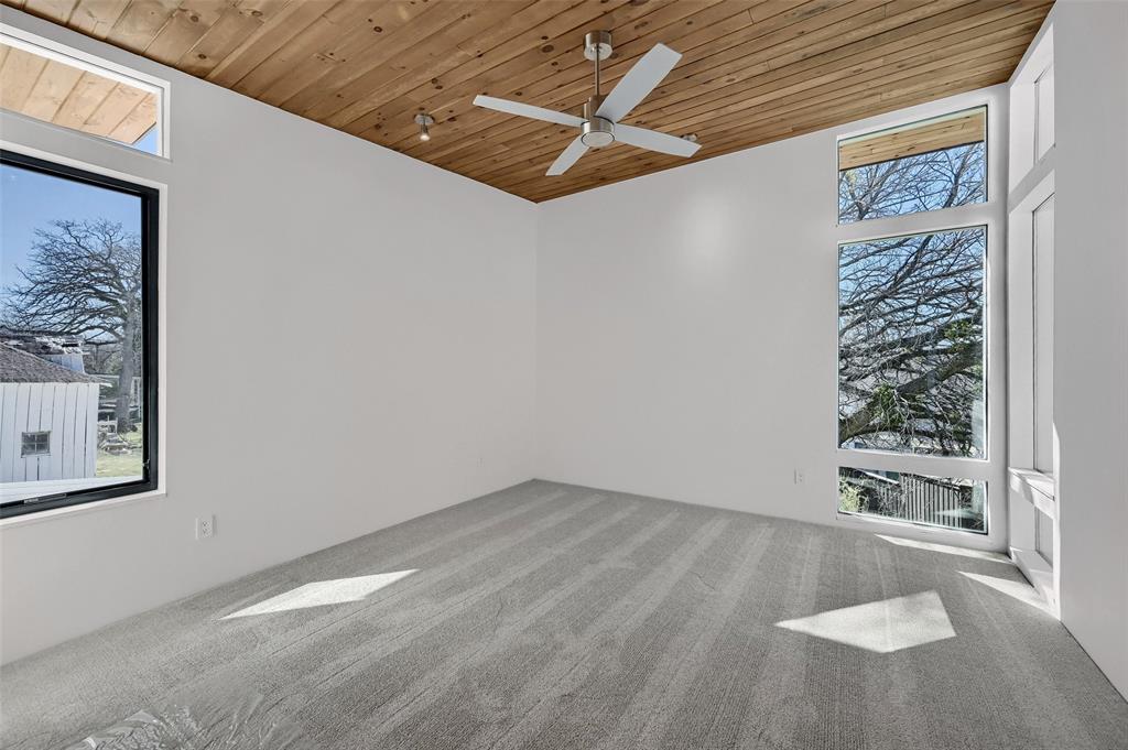 715 North Elm Street Sherman, TX 75090 - Photo 33 of 39 an empty room with windows
