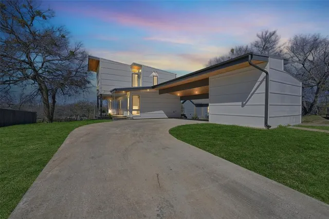 $499,000 | 715 North Elm Street, Sherman, TX 75090