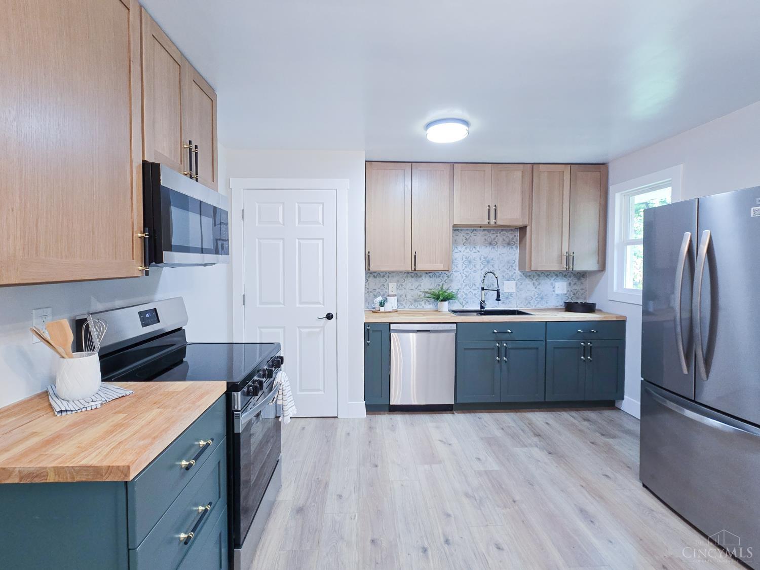 308 Sycamore Road Trenton, OH 45067 - Photo 2 of 16 Gallery Image 2