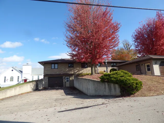 $269,900 | 314 South Main Street, Elizabeth, IL 61028