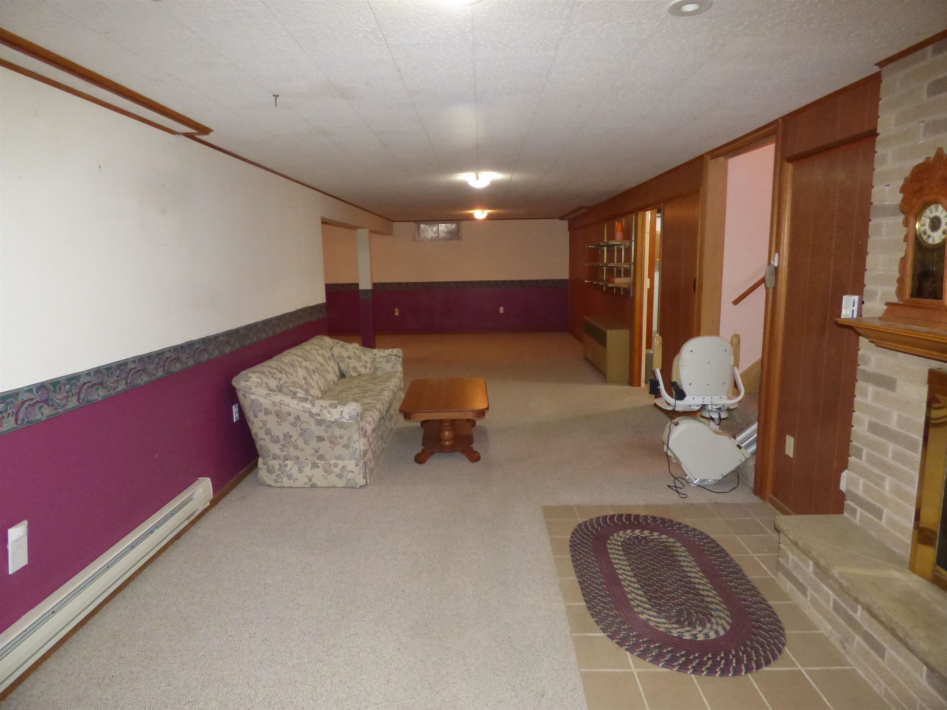 314 South Main Street Elizabeth, IL 61028 - Photo 24 of 43 a room with gym equipment