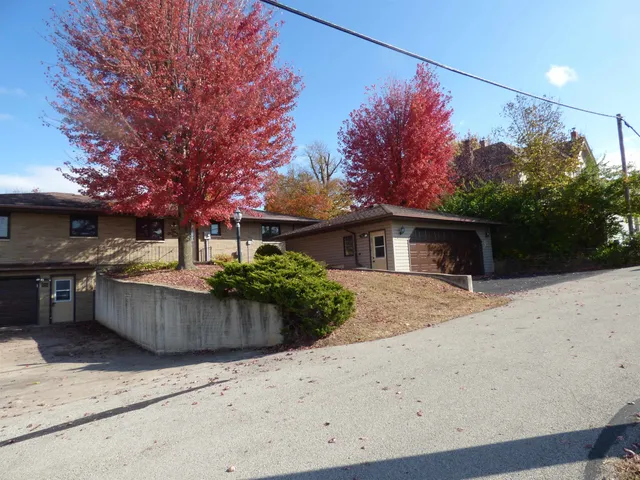 $269,900 | 314 South Main Street, Elizabeth, IL 61028