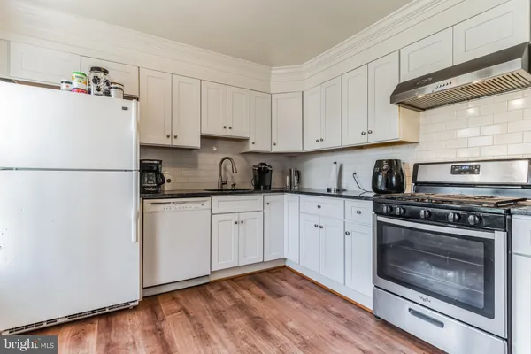 $3,250 | 4926 Carriagepark Road, Fairfax, VA 22032