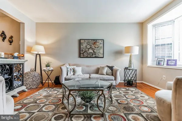 $3,250 | 4926 Carriagepark Road, Fairfax, VA 22032