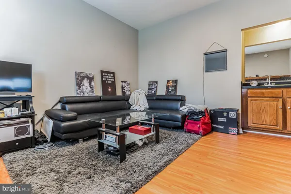 $3,250 | 4926 Carriagepark Road, Fairfax, VA 22032