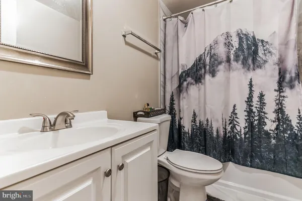 $3,250 | 4926 Carriagepark Road, Fairfax, VA 22032