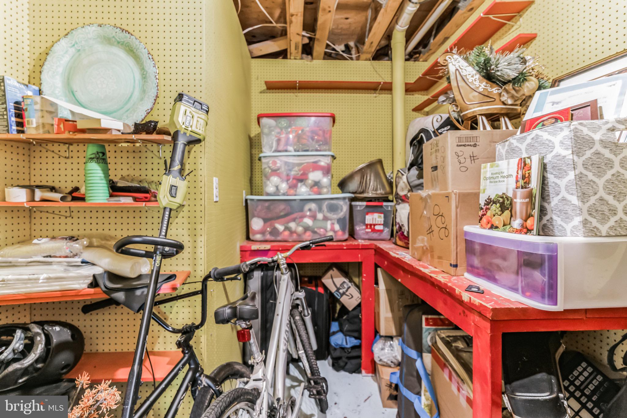 4926 Carriagepark Road Fairfax, VA 22032 - Photo 33 of 34 a view of an outdoor space
