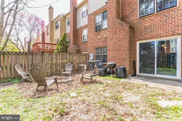 $3,250 | 4926 Carriagepark Road, Fairfax, VA 22032