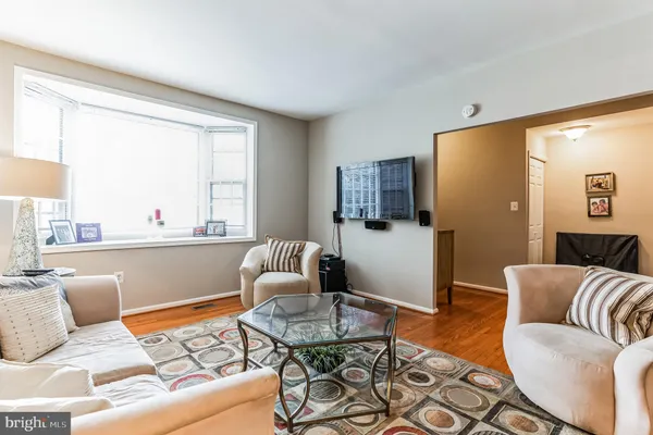 $3,250 | 4926 Carriagepark Road, Fairfax, VA 22032